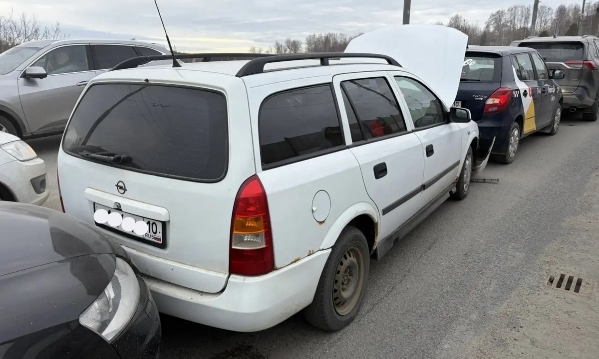Массовое ДТП на Гоголевском мосту: столкнулись четыре машины