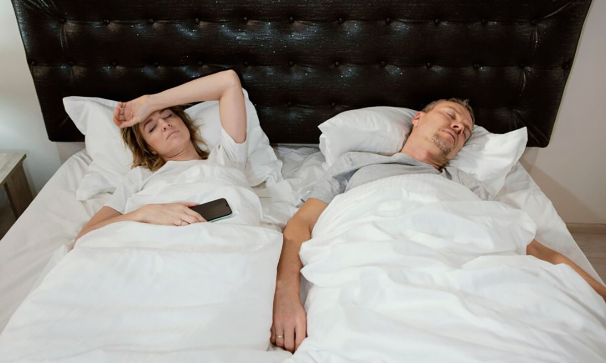 Из-за мужского храпа женщины теряют слух