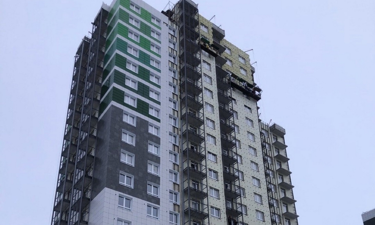 В Петрозаводске загорелся строящийся небоскреб