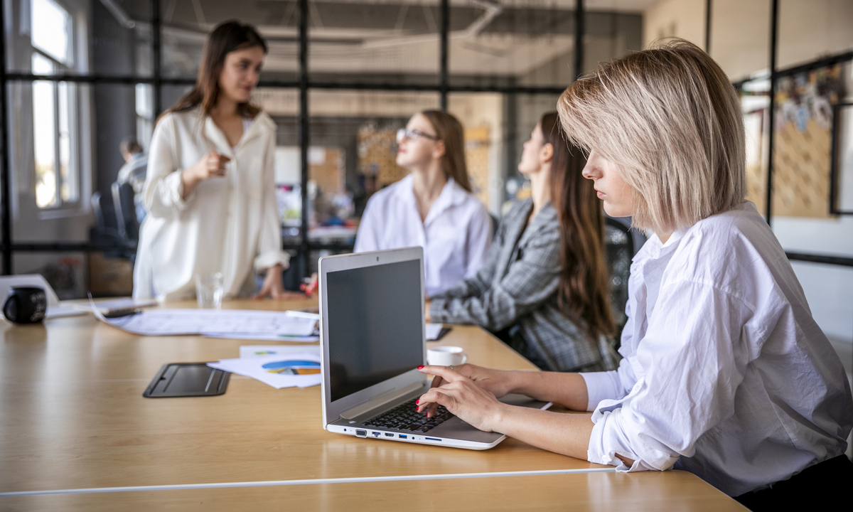 Стало известно, можно ли уволить токсичного сотрудника