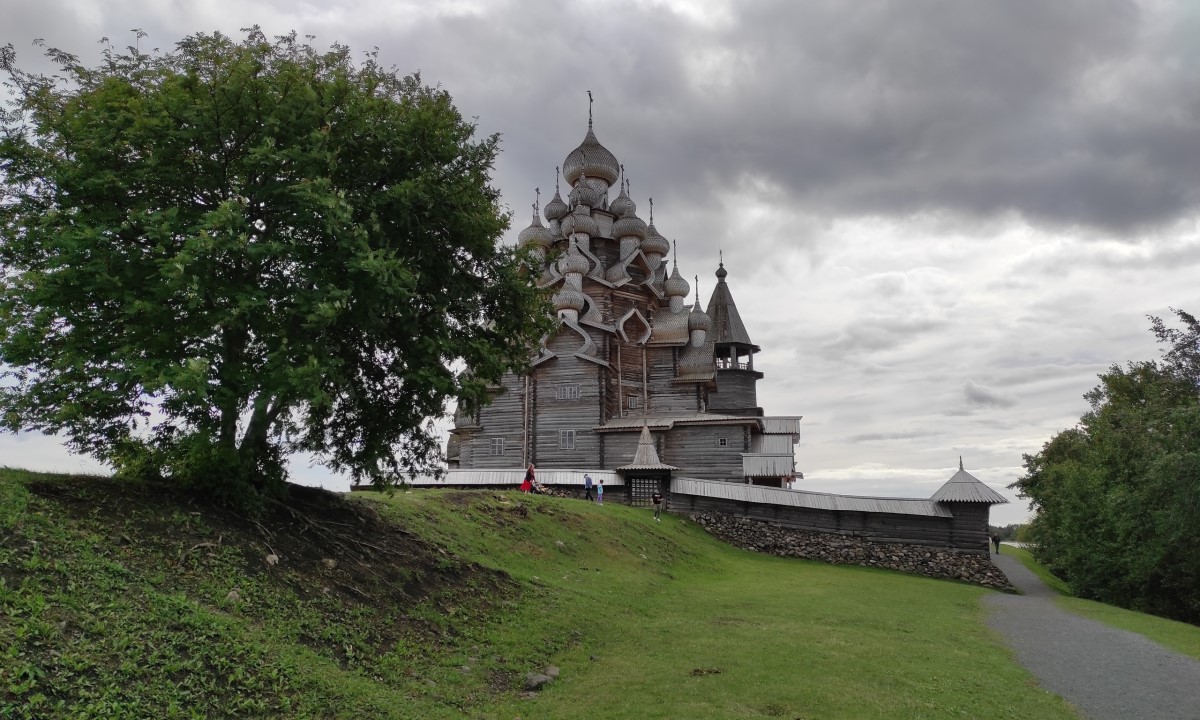Уникальная церковь в Кижах может сгореть из-за бюрократического конфликта