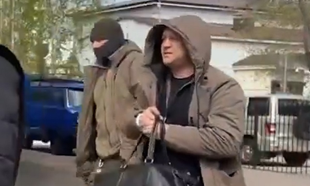 Мэра и его заместителей задержали за махинации с землей