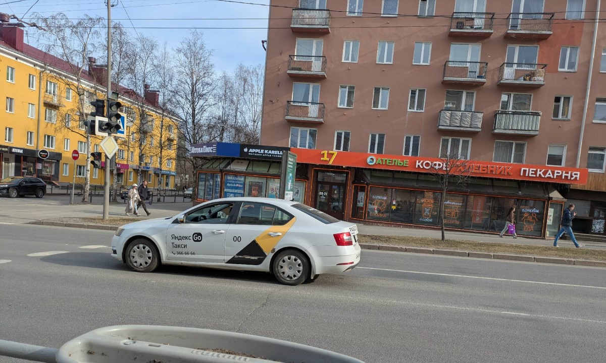 Пассажирка обвинила таксиста в педофилии из-за отказа везти ребенка без кресла