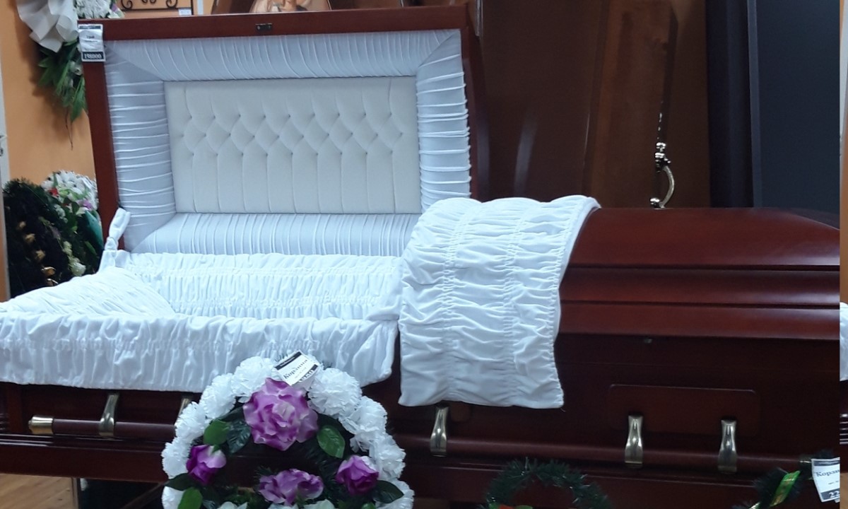 На похоронах родственники обнаружили в гробу чужое тело