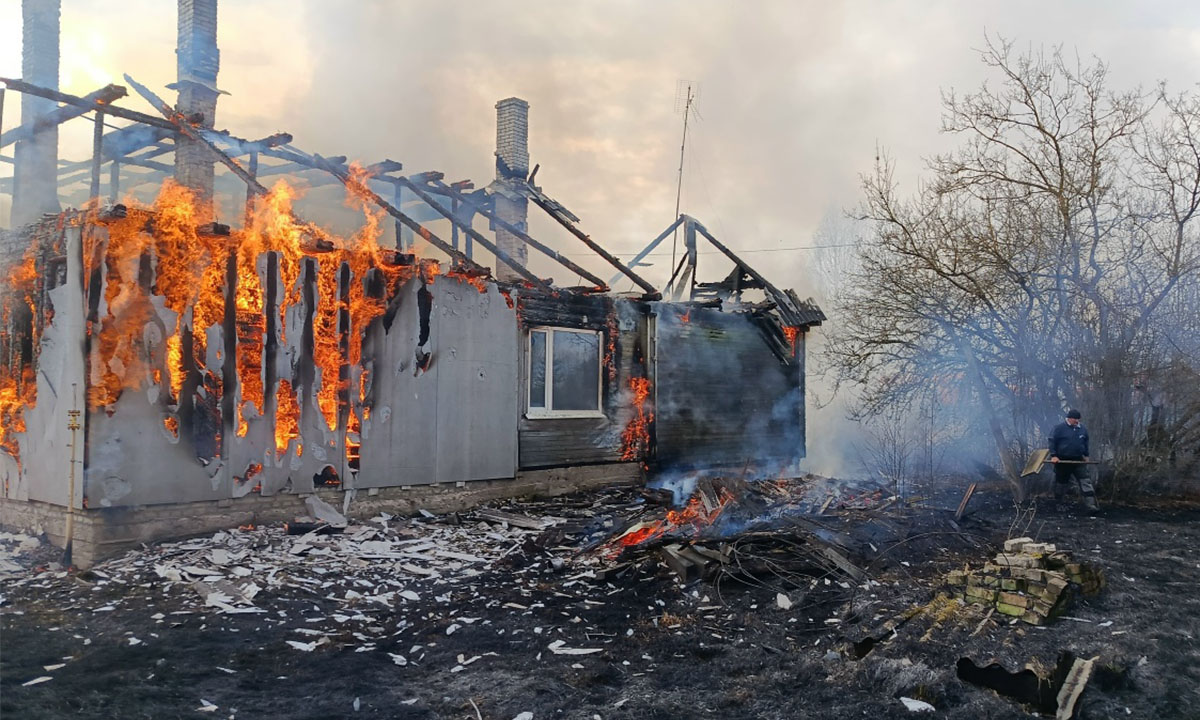 Большой пожар в карельской деревне: сгорели дом, баня и дровяник