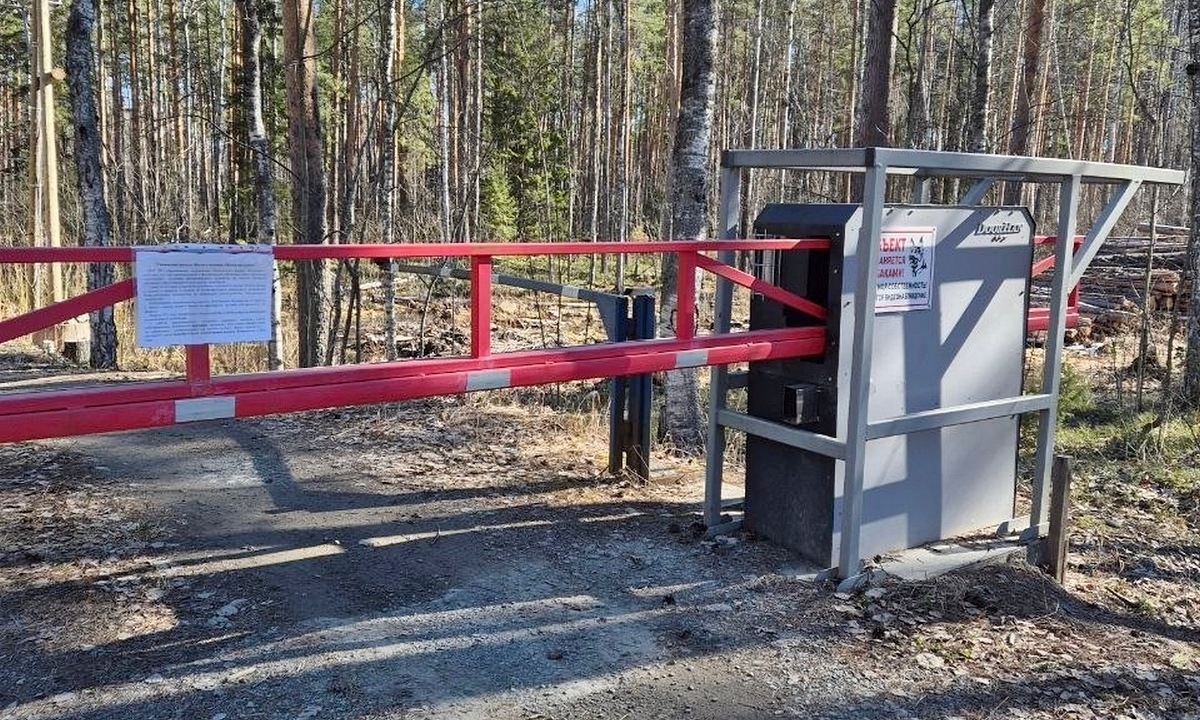 «Очередной захват». В Карелии незаконно установили мощный шлагбаум