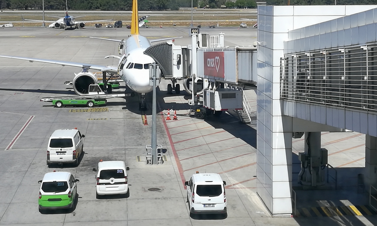 Российские туристы столкнулись с серьезными проблемами за границей