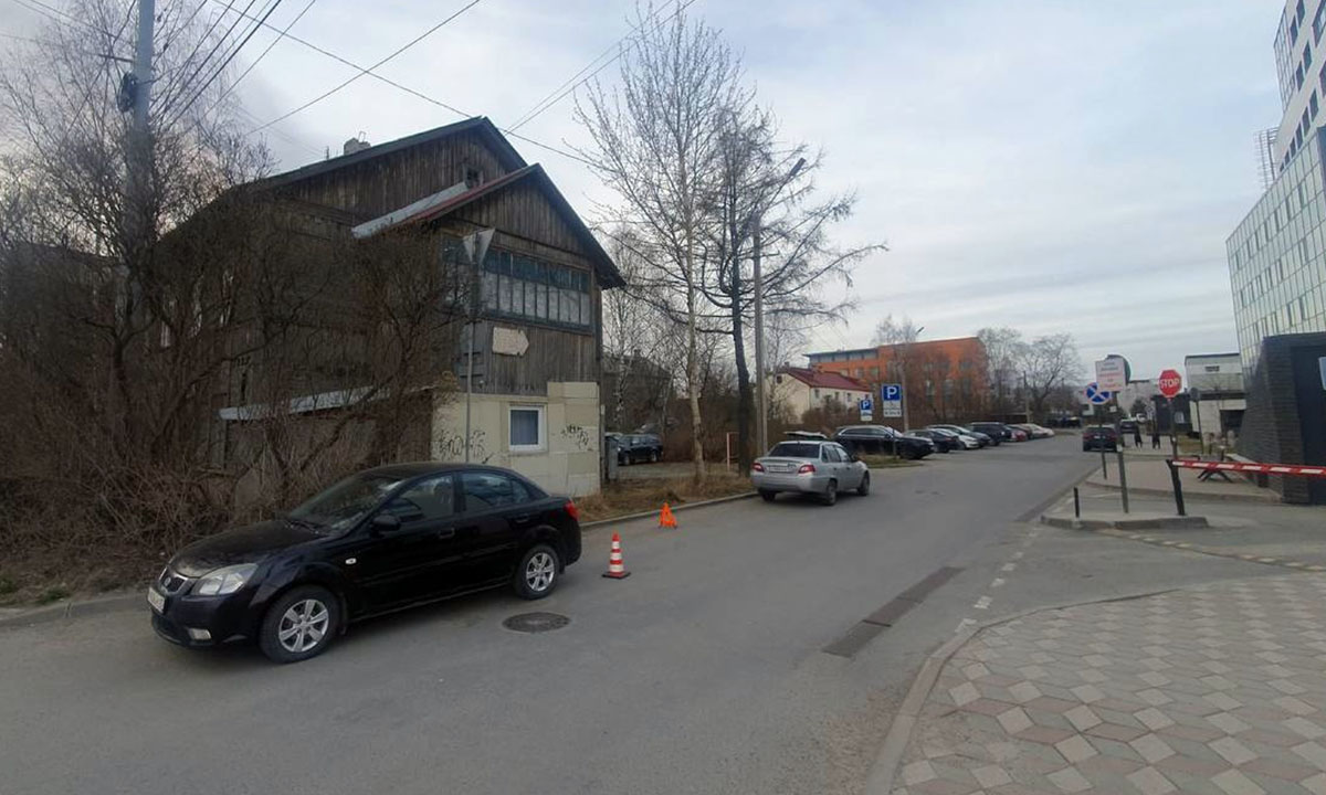 Двух пенсионеров сбили в центре Петрозаводска