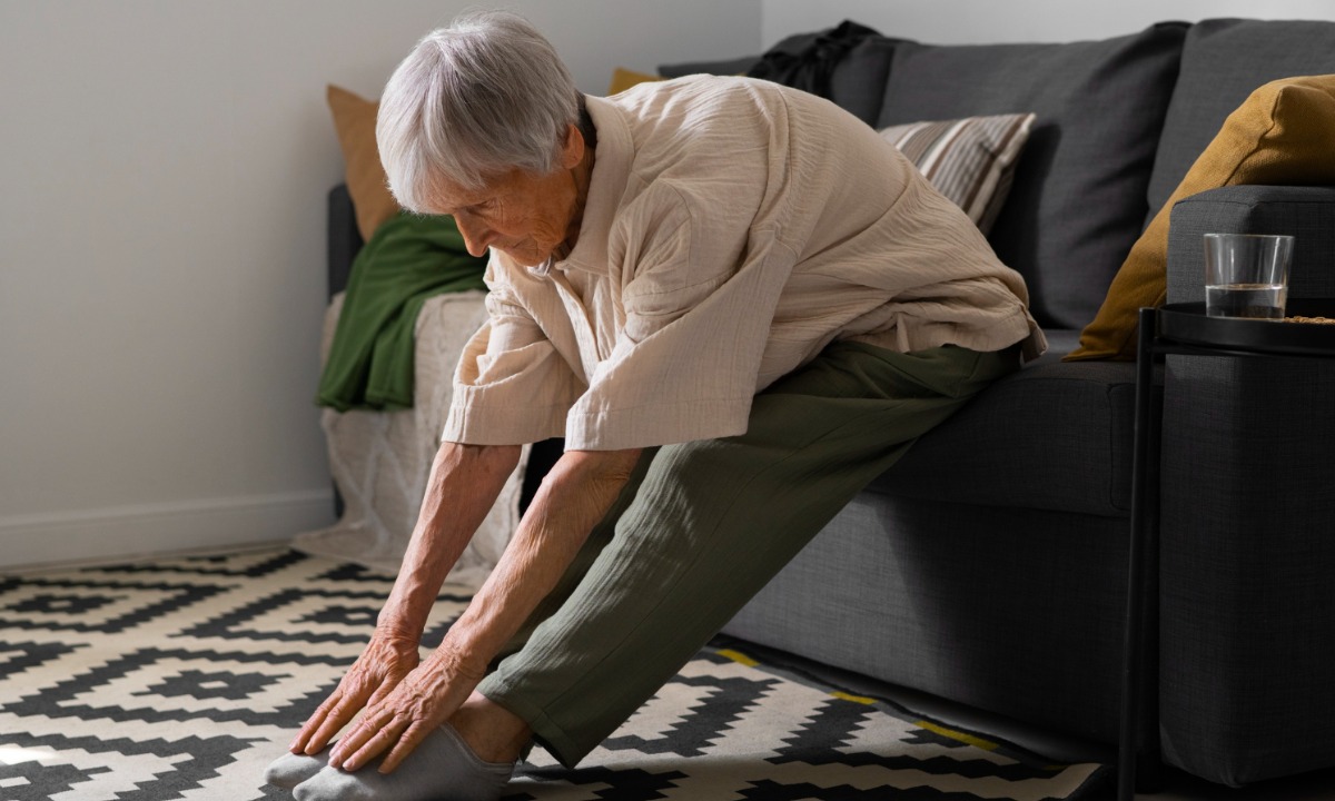 Врач назвал идеальные упражнения, полезные для суставов пожилых людей
