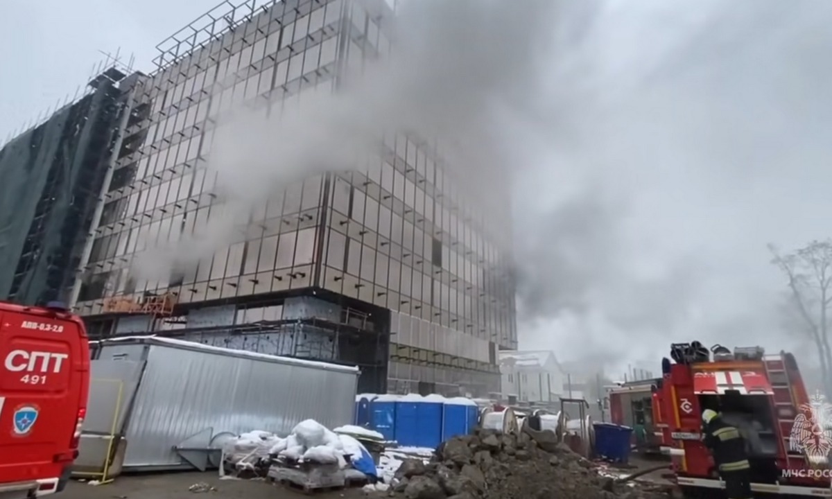 Семь человек погибли в строящемся здании