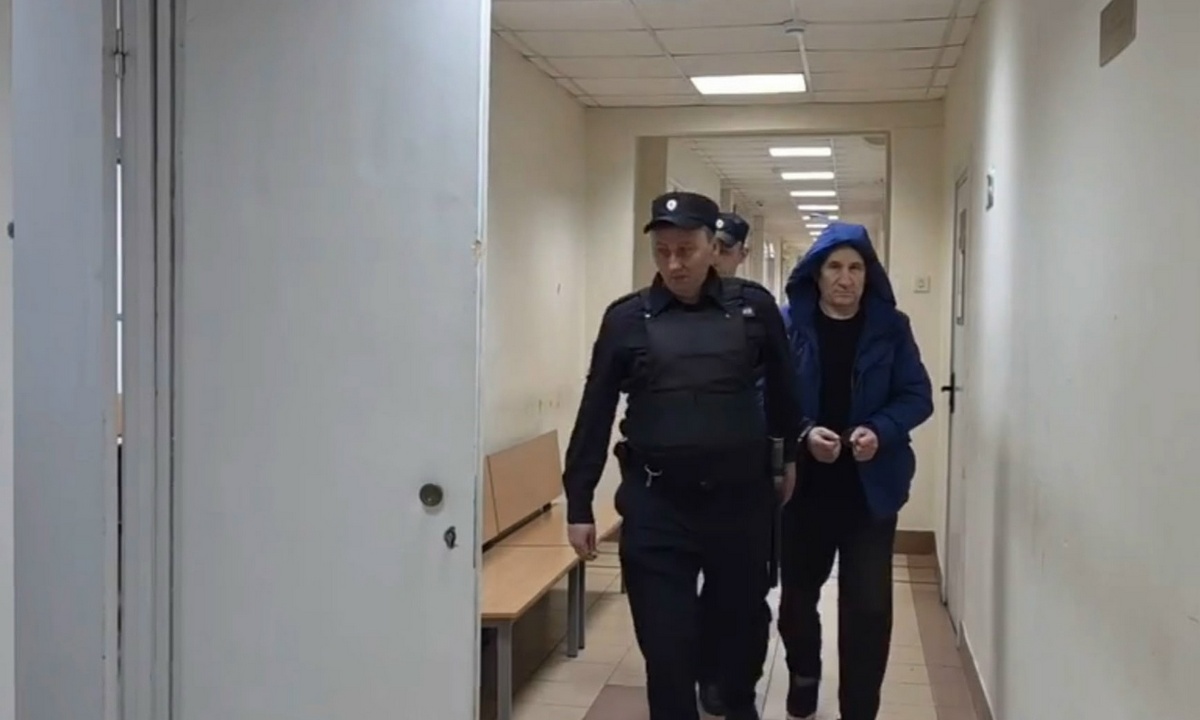 В Петрозаводске судят 70-летнего пенсионера, убившего человека на улице