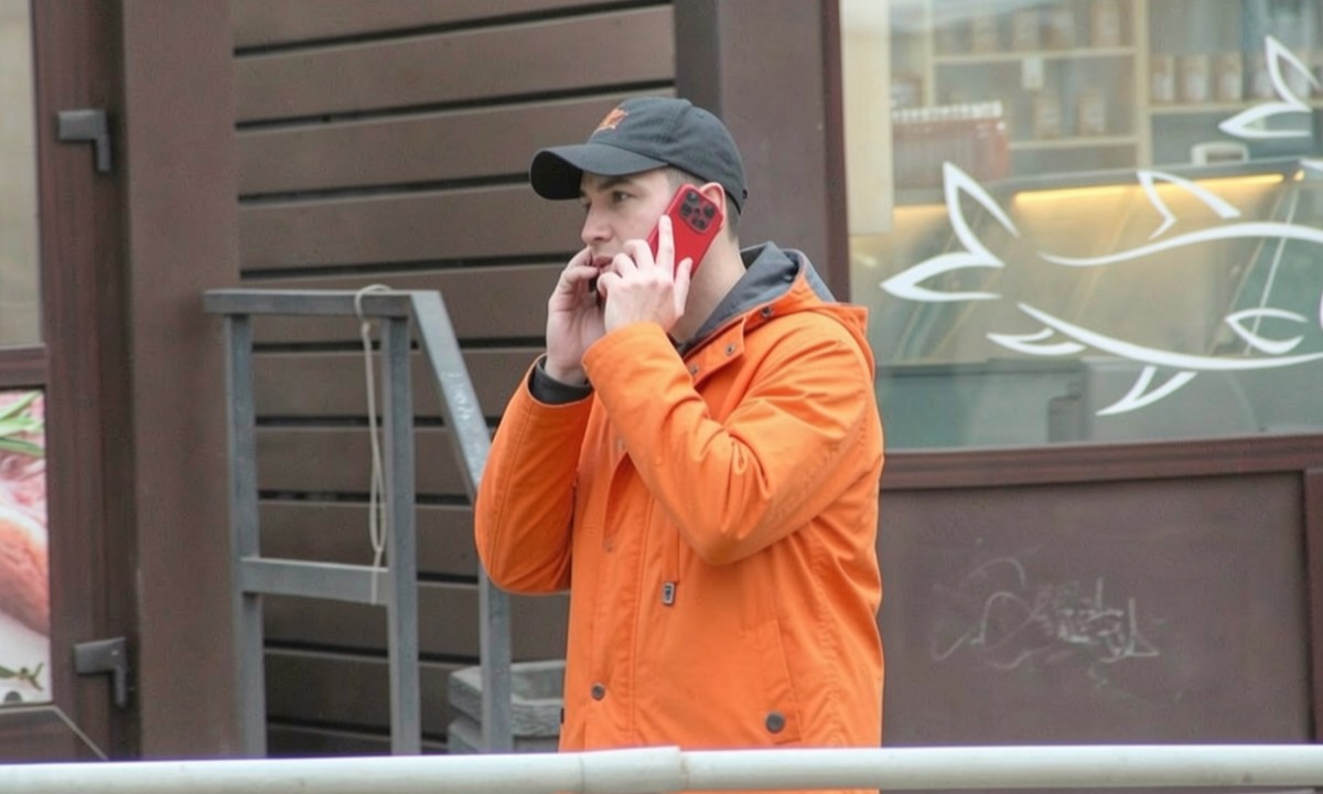 «Рушится все»: привычка оставаться на связи может приводить к болезням