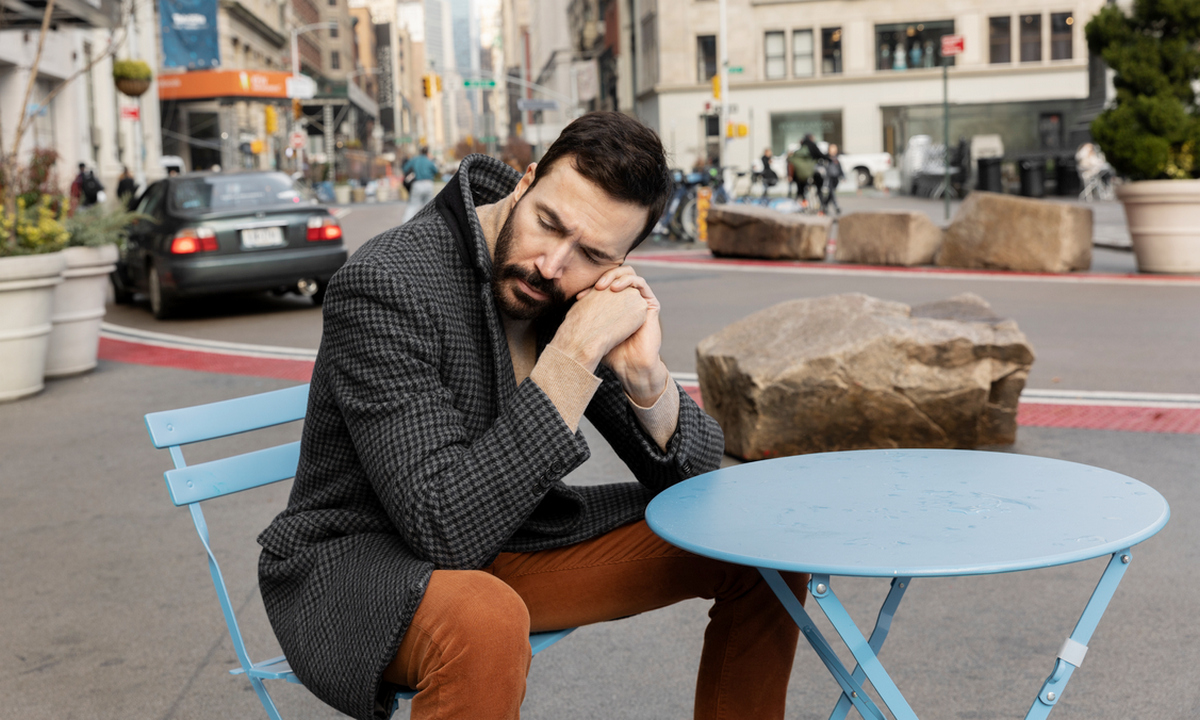 Объяснено, почему весной портится сон и растет агрессия