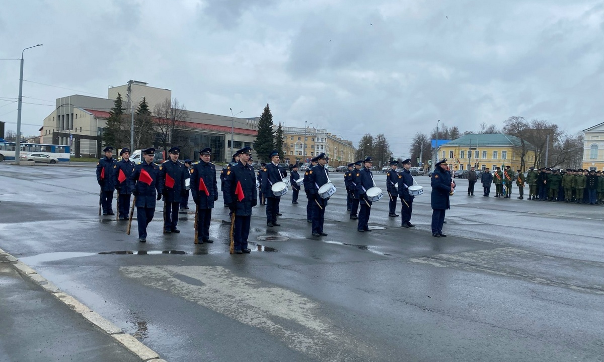 Парад на 9 мая пройдет без военной техники