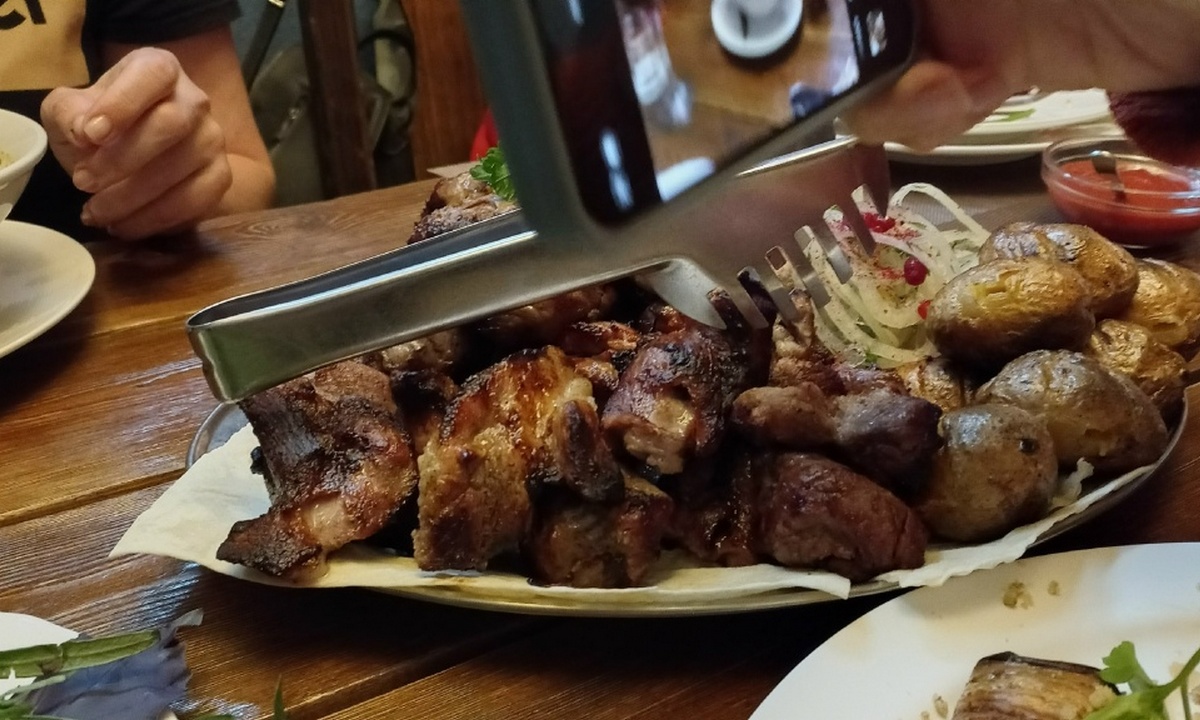 Объяснено, как не потолстеть на шашлыках