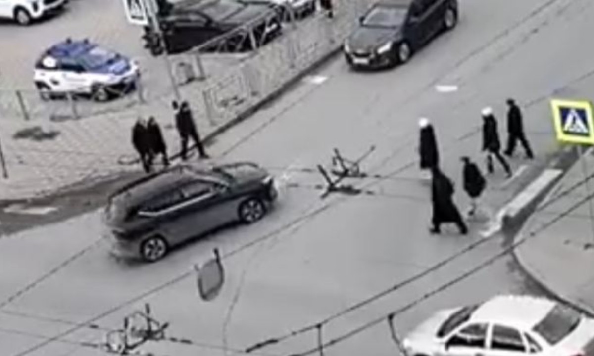 «Найдут и накажут»: водитель чуть не сбил толпу пешеходов в Петрозаводске