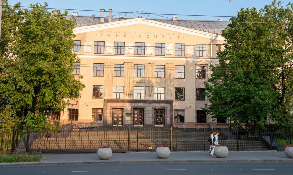 В вузах сократят 47 тысяч платных мест на популярных специальностях