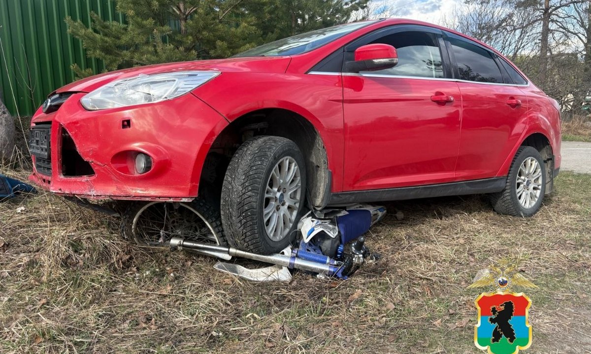 В Карелии подросток на питбайке залетел под колеса автомобиля