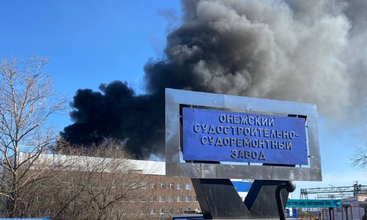 Бывшего директора оштрафовали за страшный пожар на заводе в Петрозаводске
