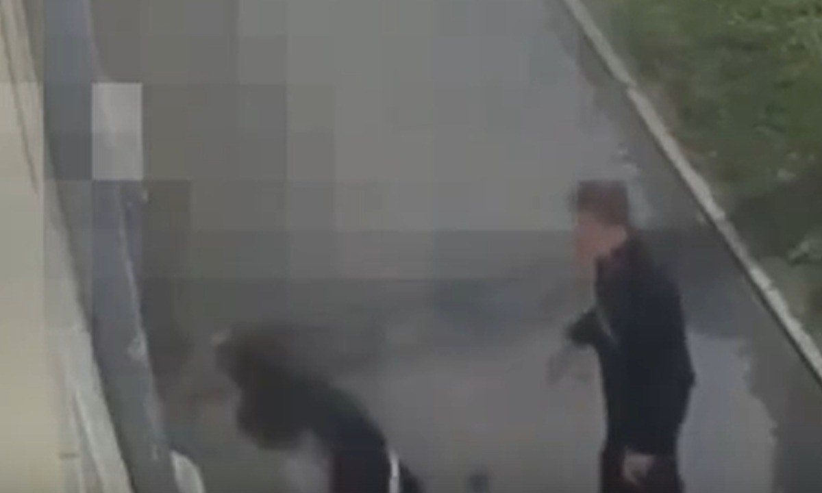 «Это когда‑нибудь закончится?!»: посетители бара в Петрозаводске сражались с водосточными трубами