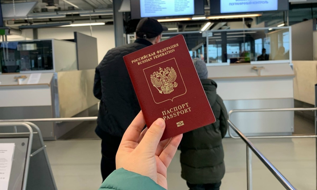 Госпошлину за загранпаспорт хотят снизить