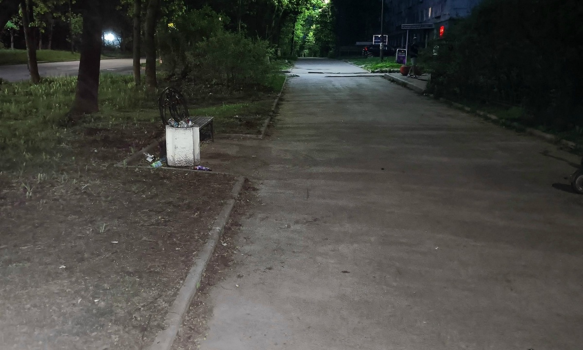 В Карелии ночью питбайкер сбил человека и скрылся