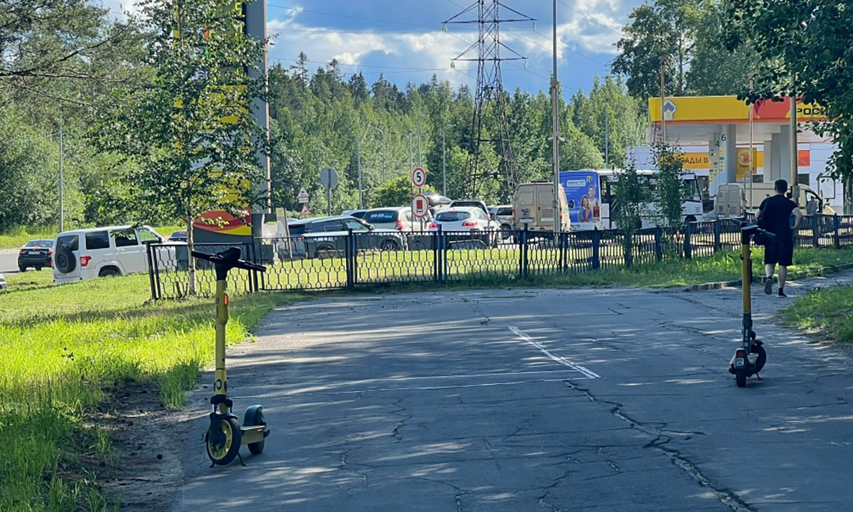 «Всё как есть». В Минпромторге Карелии объяснили причину огромных очередей на заправках