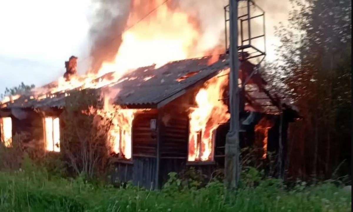 За час в поселке Карелии случились два пожара