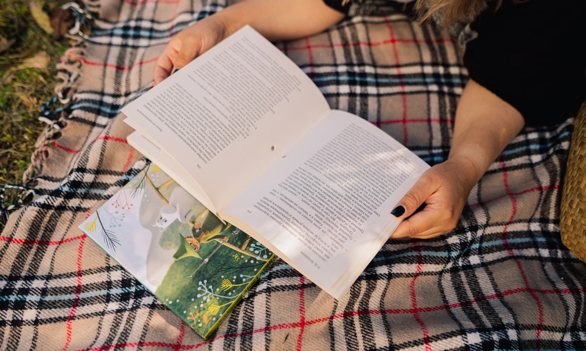 Названо неожиданное преимущество чтения бумажных книг