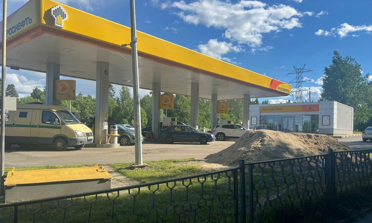 Пожилой мужчина умер на заправке в Петрозаводске