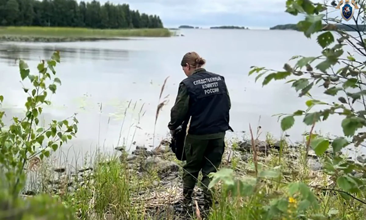 Около береговой полосы Онежского озера обнаружили труп мужчины