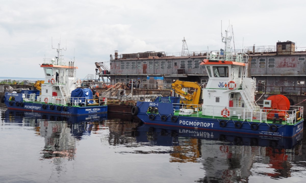 В Петрозаводске построили два судна для очистки воды от нефти и мусора