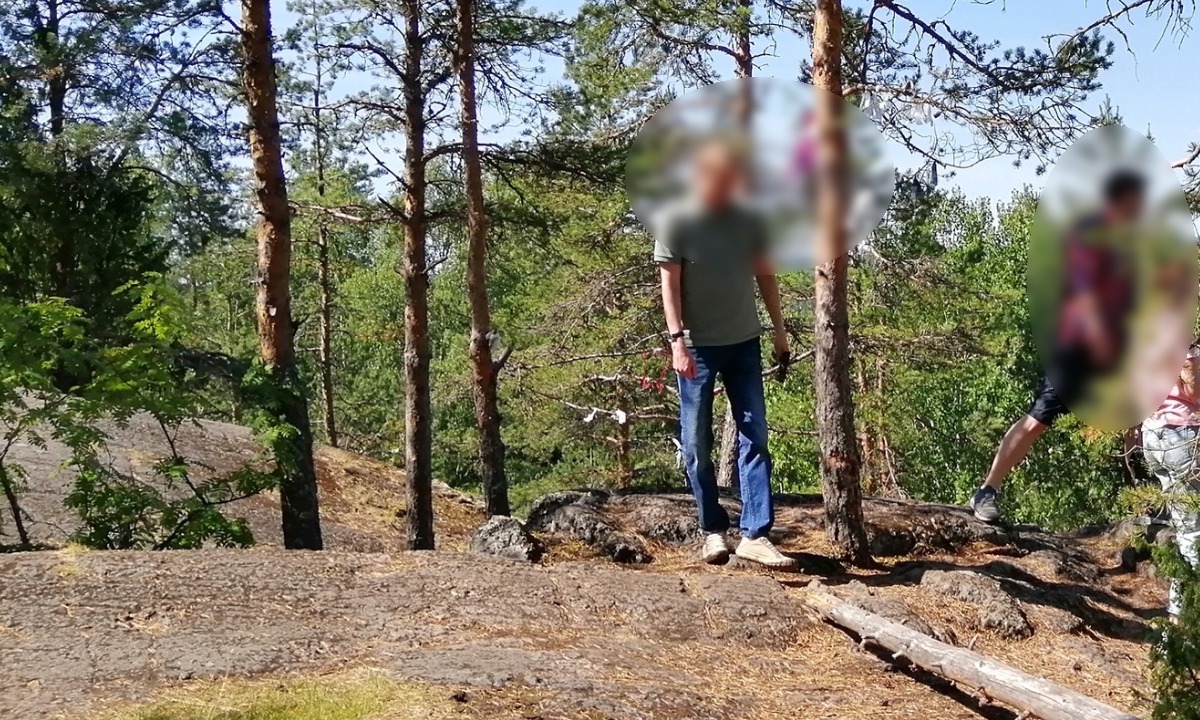Туристов массово штрафуют на горе Карелии