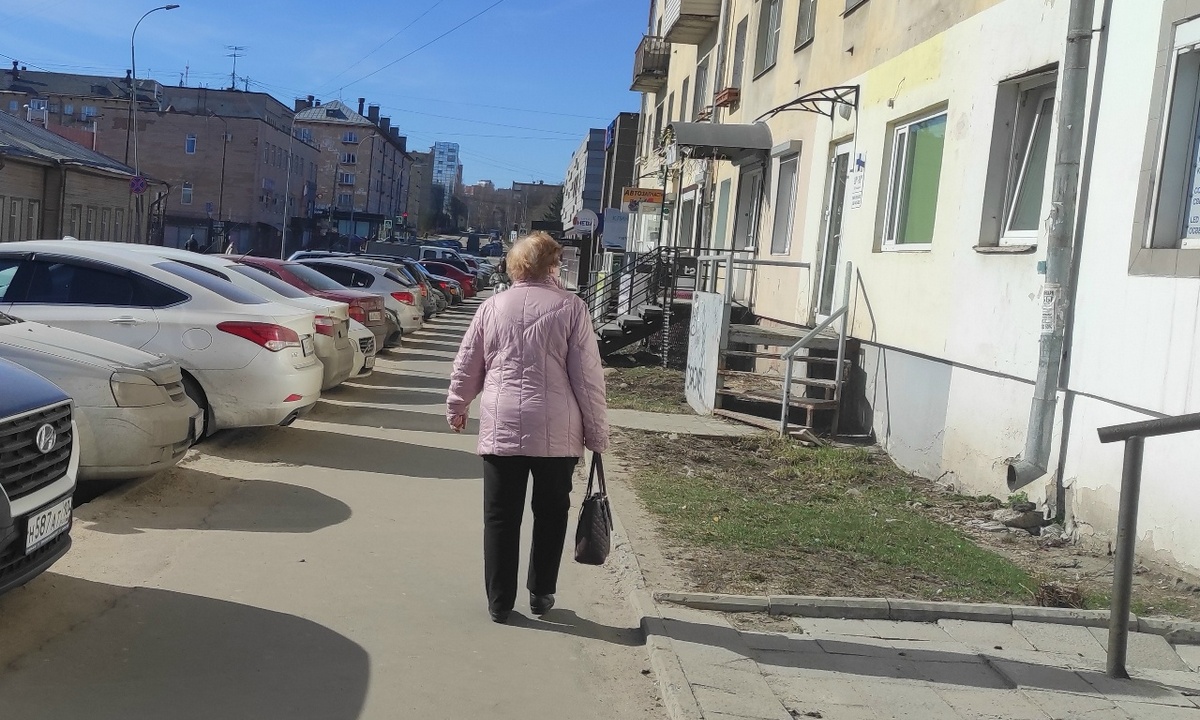 В Петрозаводске 74-летняя женщина наврала банку, что снимает миллионы на стоматолога