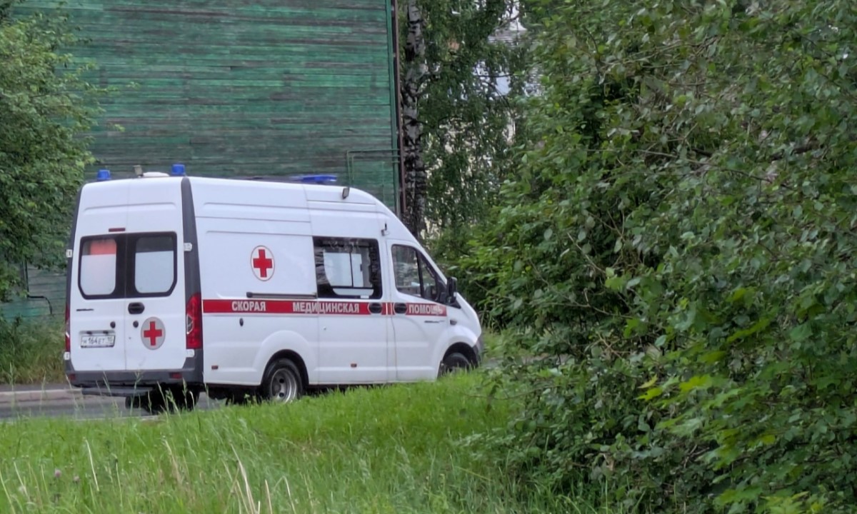 Разбитая инсультом женщина четыре дня ждала помощи: в 112 отказались ей помочь