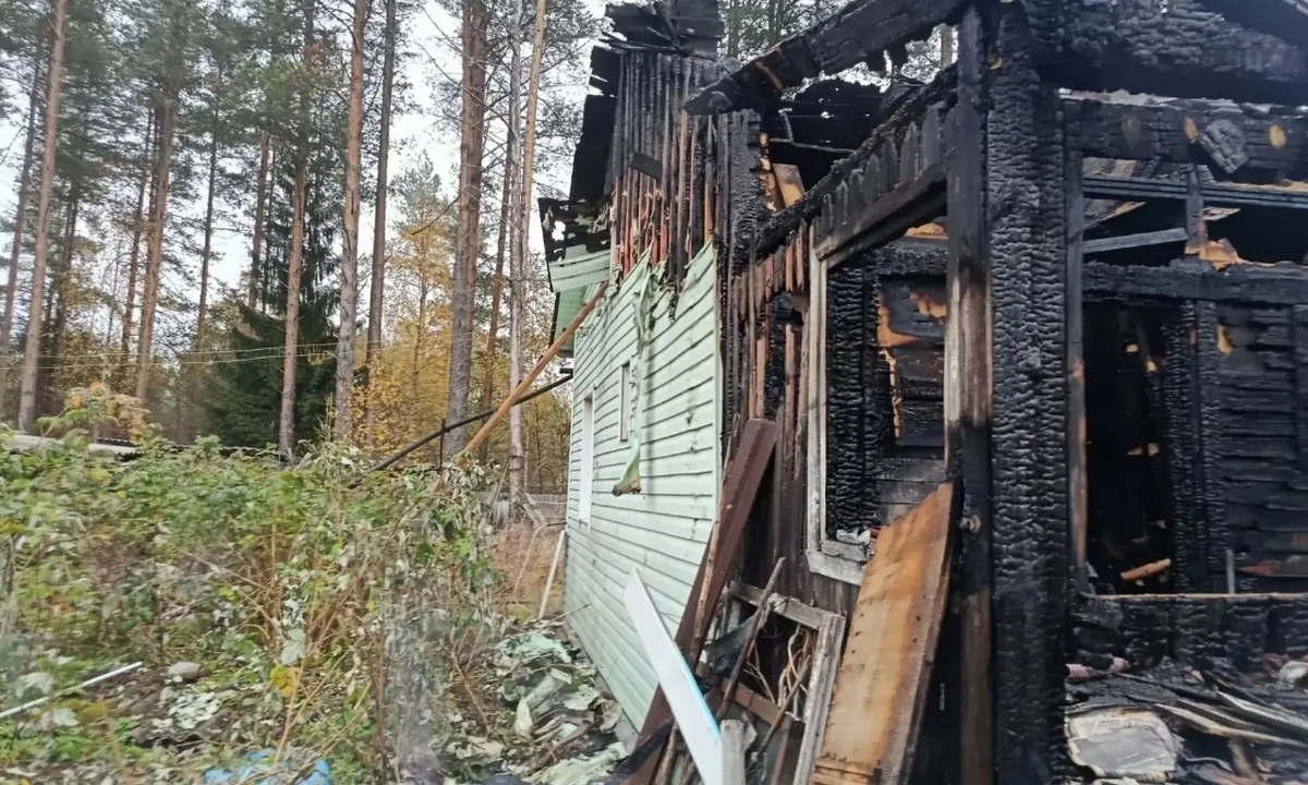 Дом сгорел ночью в Карелии